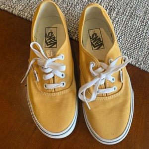Women’s lace vans